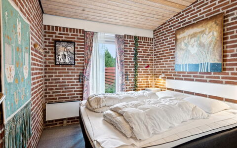 Sedine - 3.9Km from the Sea: Soveværelse, Seng, Mursten, Sengetøj, Sengetøj, Bed Frame, Møbel, Murværk, Lejlighed, Sengetøj