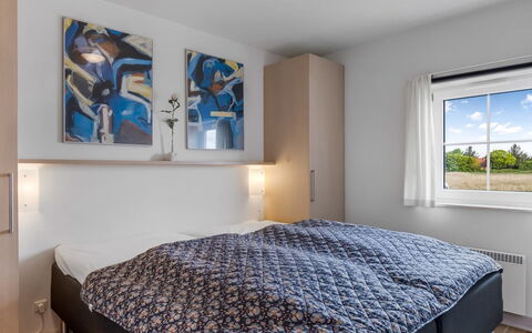 Perttu - 3.5Km from the Sea: Seng, Soveværelse, Indretning, Sengetøj, Sengetøj, Møbel, Lejlighed, Bed Frame, Etage, Hjem