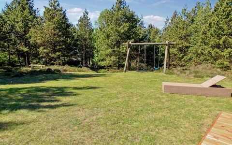 Angret - 3.5Km from the Sea: Græs, Busk, Hus, Have, Hjem, Sommerhus, Land Lot, Lawn, Bunddække