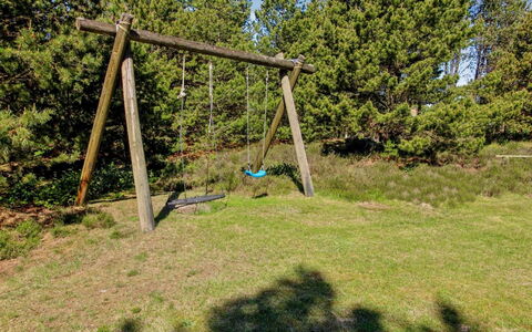 Angret - 3.5Km from the Sea: Græs, Hus, Tag, Hjem, Sommerhus, Busk, Land Lot, Landdistrikt, Stuehus, Bunddække