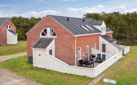 Aldora - 2.3Km from the Sea: Svømmepøl, Ferieby