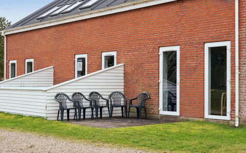 Aldora - 2.3Km from the Sea: Svømmepøl, Ferieby