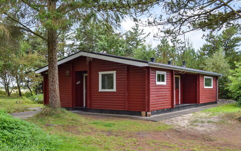 Odsten - 1Km from the Sea: Træ, Hus, Sommerhus, Hjem, Tag, Sidespor, Garden Bygninger, Dør, Skur, Bjælkehytte