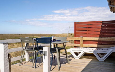 Blomma - 350M from the Sea: Hus, Sommerhus, Tag, Garden Bygninger, Skygge, Skur, Backyard, Udendørs Møbler, Gård, Lawn