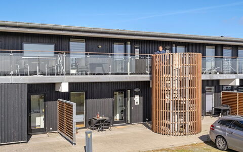 Jurviis - 100M from the Sea: Græs, Hus, Tag, Hjem, Sommerhus, Busk, Land Lot, Landdistrikt, Stuehus, Bunddække