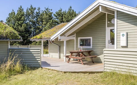 Bruna - 2Km from the Sea: Græs, Busk, Hus, Have, Hjem, Sommerhus, Land Lot, Lawn, Bunddække
