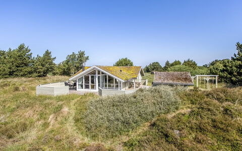 Bruna - 2Km from the Sea: Møbel, Træ, Indretning, Gulvbelægning, Etage, Stol, Værelse, Loft, Stue, Lejlighed