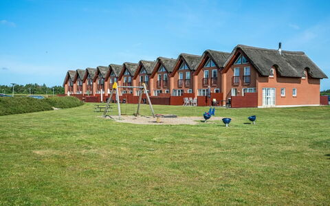 Henrietta - 3.5Km from the Sea: Hus, Tag, Hjem, Sommerhus, Estate, Stuehus, Villa, Veranda, Sidespor