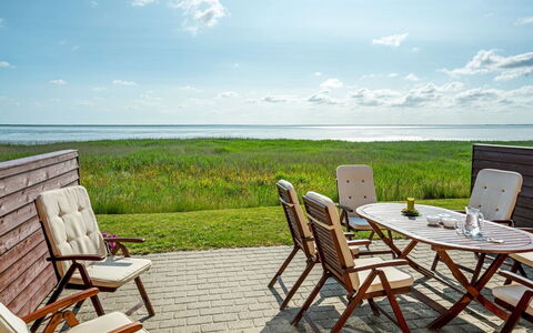 Henrietta - 3.5Km from the Sea: Møbel, Stol, Udendørs Møbler, Træ, Bord, Sommer, Hav, Udendørs Bord, Coastal Og Oceaniske Landskabsformer, Ocean
