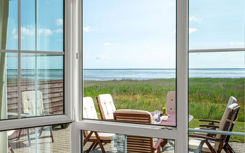 Henrietta - 3.5Km from the Sea: Træ, Møbel, Hav, Stol, Ocean, Glas, Coastal Og Oceaniske Landskabsformer, Kyst, Eco Hotel, Udendørs Møbler