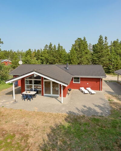 Guthmund - 1Km from the Sea