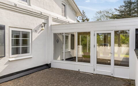Rea - 5Km from the Sea: Loft, Gulvbelægning, Indretning, Etage, Kompositmateriale, Møbel, Udvej, Hotel, Design, Dagslys