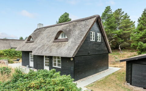 Risto - 2.3Km from the Sea: Hus, Tag, Hjem, Sommerhus, Skur, Garden Bygninger, Sidespor, Gård, Bjælkehytte, Hytte