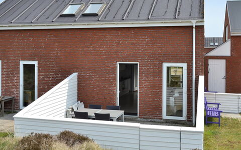 Mirija - 2.3Km from the Sea: Væg, Tag, Sidespor, Hjem, Murværk, Hus, Mursten, Kompositmateriale, Sommerhus, Dør