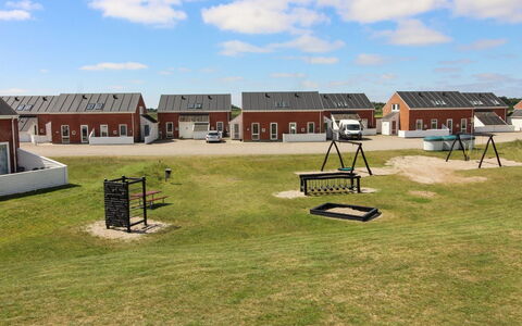 Rauha - 2.3Km from the Sea: Loft, Gulvbelægning, Indretning, Etage, Kompositmateriale, Møbel, Udvej, Hotel, Design, Dagslys