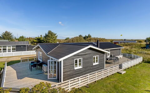 Aika - 500M from the Sea: Busk, Urban Design, Bunddække, Mursten, Lejlighed, Estate, Murværk, Altan, Landscaping