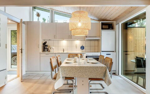 Nila - 750M from the Sea: Møbel, Indretning, Gulvbelægning, Etage, Træ, Lysarmatur, Loft, Køkken, Stol, Countertop