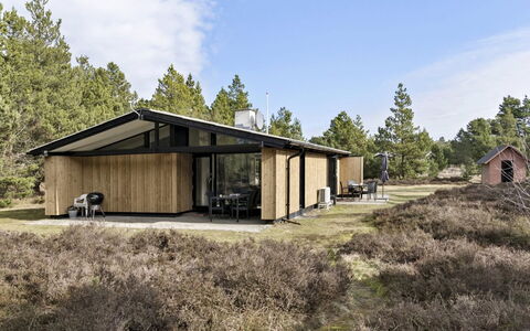 Nila - 750M from the Sea: Sommerhus, Skur, Garden Bygninger, Bjælkehytte, Hytte, Stuehus, Hytte, Lade