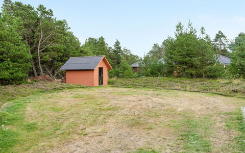 Nila - 750M from the Sea: Græs, Busk, Land Lot, Almindeligt, Landdistrikt, Græs-, Sommerhus, Skur, Bunddække