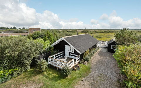 Kylli - 600M from the Sea: Sommerhus, Hjem, Hus, Tag, Veranda, Estate, Sidespor, Garden Bygninger, Stuehus, Gård