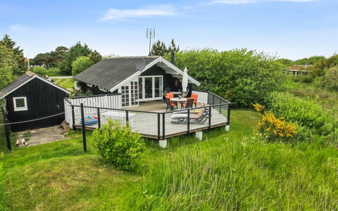 Kylli - 600M from the Sea: Sommerhus, Hjem, Hus, Tag, Veranda, Estate, Sidespor, Garden Bygninger, Stuehus, Gård