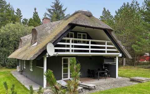 Volmar - 3.5Km from the Sea: Svømmepøl, Bjergkæde, Eco Hotel, Udvej, Estate, Dal, Villa, Landscaping, Ferieby, Backyard