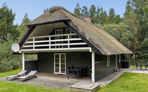 Volmar - 3.5Km from the Sea: Svømmepøl, Bjergkæde, Eco Hotel, Udvej, Estate, Dal, Villa, Landscaping, Ferieby, Backyard