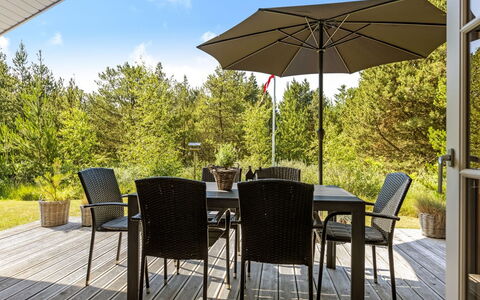 Andon - 2.7Km from the Sea: Sommerhus, Have, Sidespor, Garden Bygninger, Skygge, Gård, Backyard, Lawn, Stuehus, Landscaping