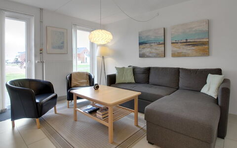 Ennike - 2.3Km from the Sea: Græs, Hus, Tag, Hjem, Sommerhus, Busk, Land Lot, Landdistrikt, Stuehus, Bunddække