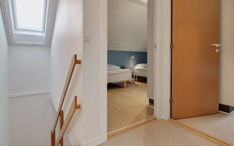 Terje - 2.3Km from the Sea: Bygning, Hus, Vindue, Hjem, Tag, Boligområde, Busk, Sommerhus, Land Lot