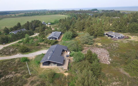 Arjuna - 3.8Km from the Sea: Busk, Urban Design, Bunddække, Mursten, Lejlighed, Estate, Murværk, Altan, Landscaping