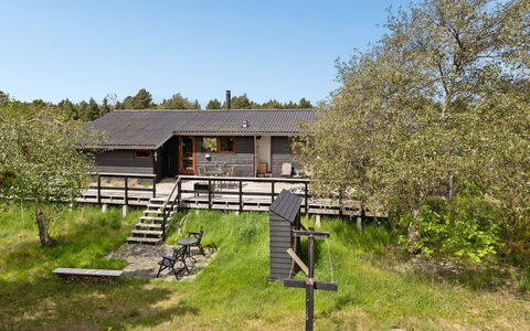 Arjuna - 3.8Km from the Sea: Busk, Urban Design, Bunddække, Mursten, Lejlighed, Estate, Murværk, Altan, Landscaping