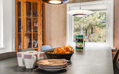 Jul - 900M from the Sea: Indretning, Loft, Møbel, Lysarmatur, Bejdse, Glas, Serveware, Naturmateriale, Stol, Mad