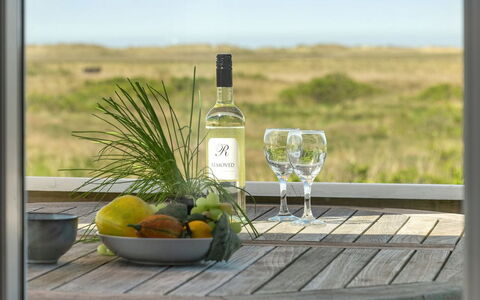 Hermoth - 300M from the Sea: Møbel, Indretning, Stol, Gulvbelægning, Bord, Udvej, Etage, Loft, Værelse, Eco Hotel