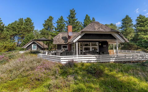 Lin - 2.9Km from the Sea: Tag, Hus, Sommerhus, Hjem, Landdistrikt, Veranda, Hytte, Stuehus, Bjælkehytte, Tækning