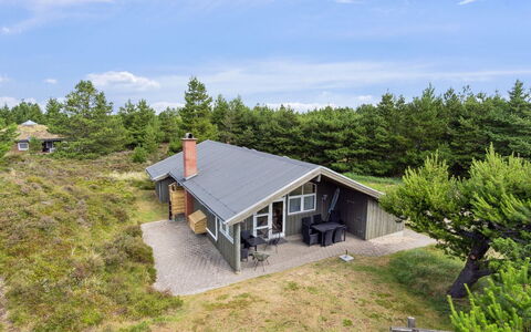 Erlinda - 3.1Km from the Sea: Plantesamfund, Sollys, Urteagtig Plante, Have, Plantation, Landbrug, Farm