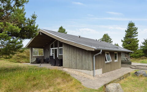 Erlinda - 3.1Km from the Sea: Plantesamfund, Sollys, Urteagtig Plante, Have, Plantation, Landbrug, Farm