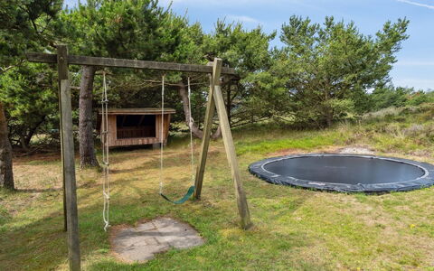 Erlinda - 3.1Km from the Sea: Plantesamfund, Sollys, Urteagtig Plante, Have, Plantation, Landbrug, Farm