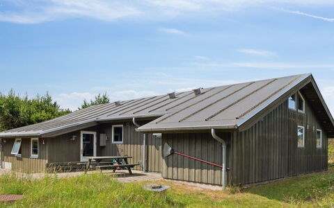 Erlinda - 3.1Km from the Sea: Plantesamfund, Sollys, Urteagtig Plante, Have, Plantation, Landbrug, Farm