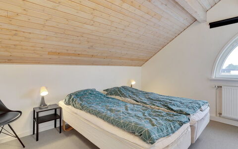 Paula - 2.3Km from the Sea: Soveværelse, Seng, Indretning, Træ, Gulvbelægning, Etage, Loft, Sengetøj, Sengetøj, Bed Frame