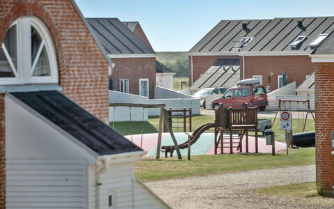 Maylin - 2.3Km from the Sea: Tag, Hus, Land Lot, Hjem, Sommerhus, Estate, Garden Bygninger, Skygge, Bjælkehytte, Landscaping