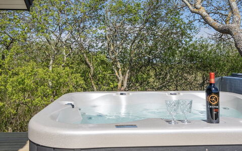 Gubbe - 500M from the Sea: Badekar, Jacuzzi, Fritid, Sanitærarmatur, Stueplante, Udendørs Møbler, Svømmepøl