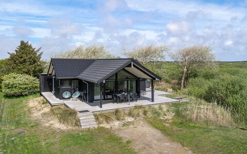 Gubbe - 500M from the Sea: Sommerhus, Hjem, Hus, Tag, Veranda, Estate, Sidespor, Garden Bygninger, Stuehus, Gård