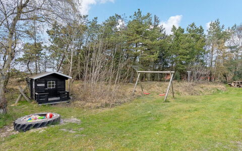 Mikaela - 1Km from the Sea: Græs, Hus, Tag, Hjem, Sommerhus, Busk, Land Lot, Landdistrikt, Stuehus, Bunddække