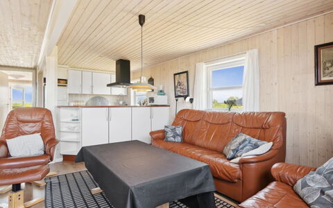 Andor - 500M from the Sea: Græs, Hus, Tag, Sommerhus, Hjem, Busk, Stuehus, Land Lot, Landdistrikt