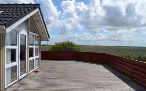Arnkil - 700M from the Sea: Busk, Urban Design, Bunddække, Mursten, Lejlighed, Estate, Murværk, Altan, Landscaping