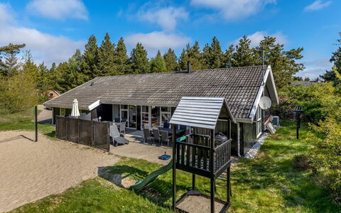 Livni - 3.8Km from the Sea: Hus, Tag, Hjem, Sommerhus, Estate, Stuehus, Villa, Veranda, Sidespor