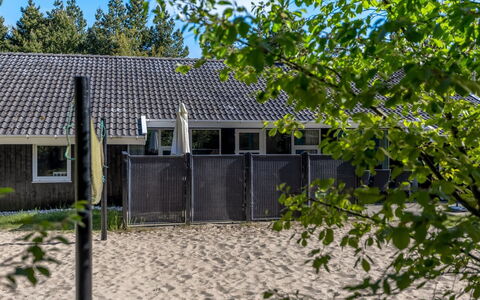 Livni - 3.8Km from the Sea: Hus, Tag, Hjem, Sommerhus, Estate, Stuehus, Villa, Veranda, Sidespor