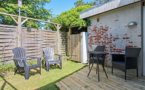 Sylvie - 1.5Km from the Sea: Tag, Hus, Land Lot, Hjem, Sommerhus, Estate, Garden Bygninger, Skygge, Bjælkehytte, Landscaping