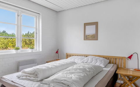 Amaja - 1.9Km from the Sea: Soveværelse, Seng, Træ, Sengetøj, Sengetøj, Indretning, Etage, Gulvbelægning, Loft, Bed Frame